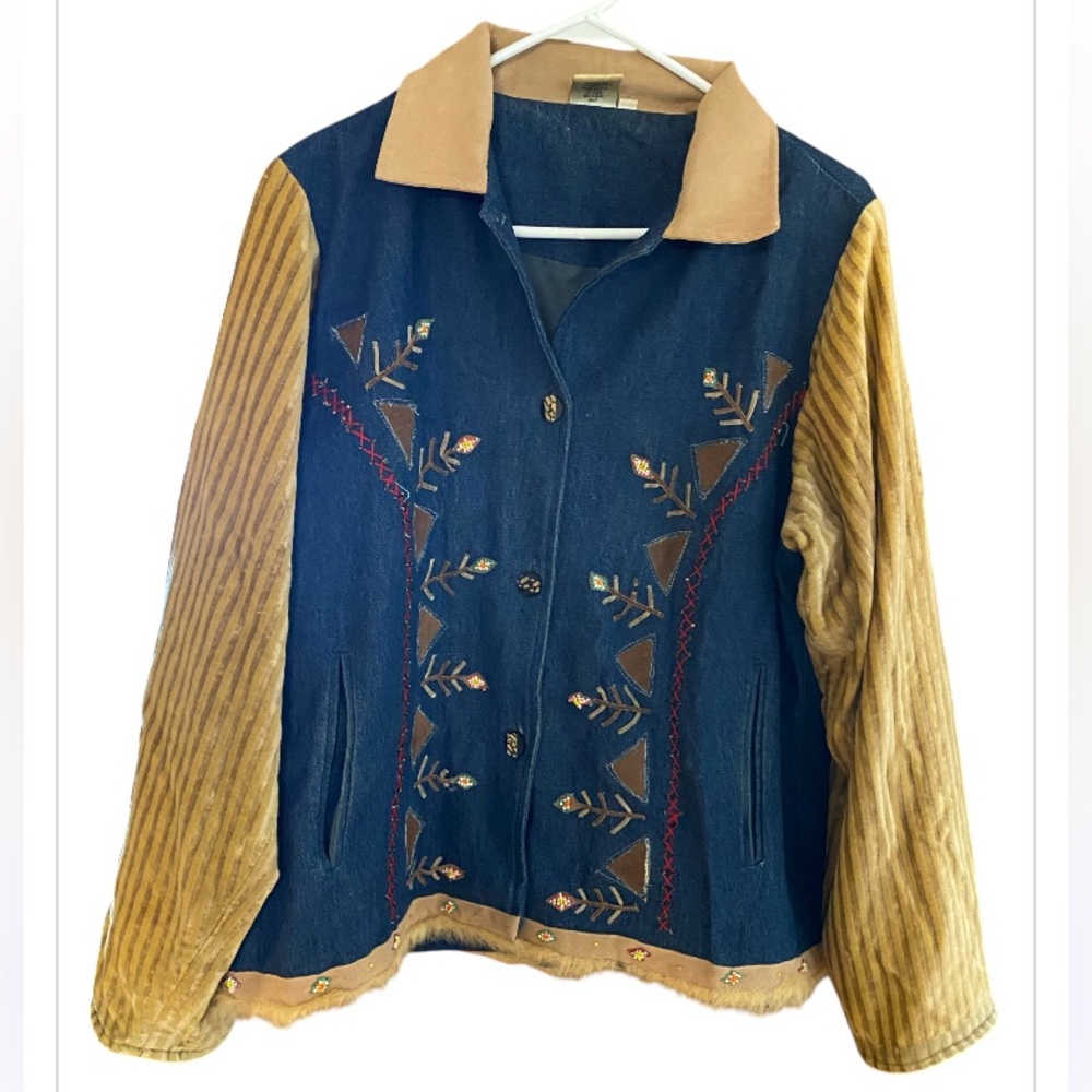 Parsley &‎ Sage ￼ boho western beaded fur trimmed denim coat. Size large. ￼